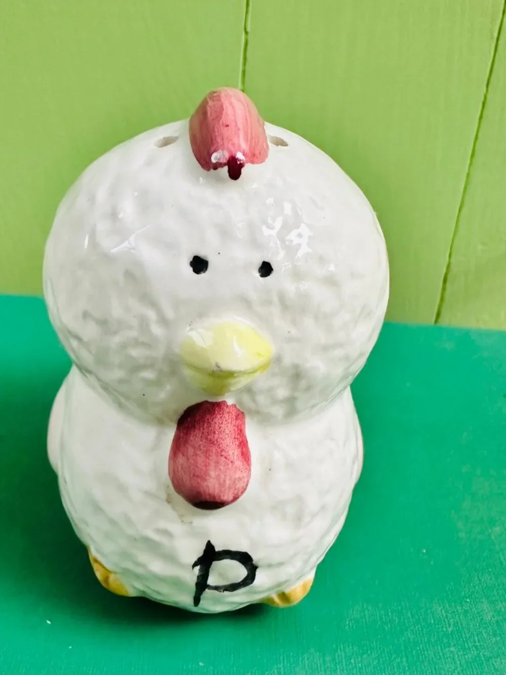 Vintage Chicken Salt and Pepper Shakers Set Ceramic Hen Rooster Kitchen Decor